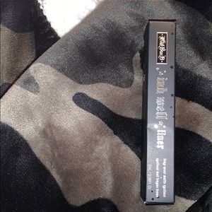 Kat Von D inkwell liner in the shade “VAMPIRA”